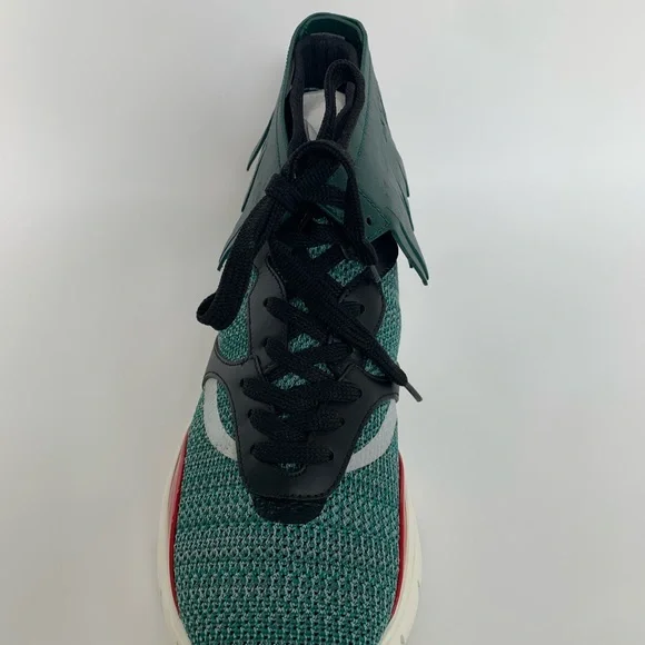 Unisex mid sneaker in emerald/black. Brand Valentino. Size 40 fits an 8.5. - Picture 3 of 7